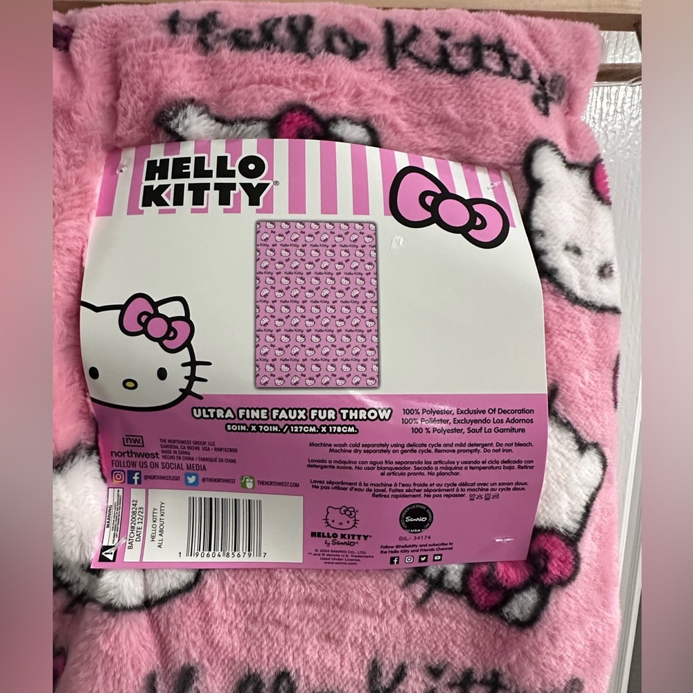 COPY - Hello Kitty Faux Fur Throw Blanket
